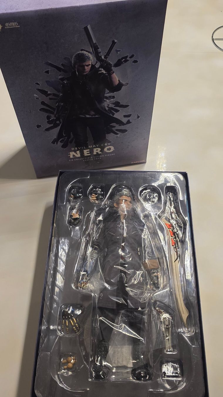 Statuette: Asmus Toys Devil May Cry Nero Figur 1/6 – Usato da Romanshorn venduto da johnson253 2