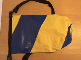 Wasserdichter Packsack gelb blau guter Zustand gebraucht