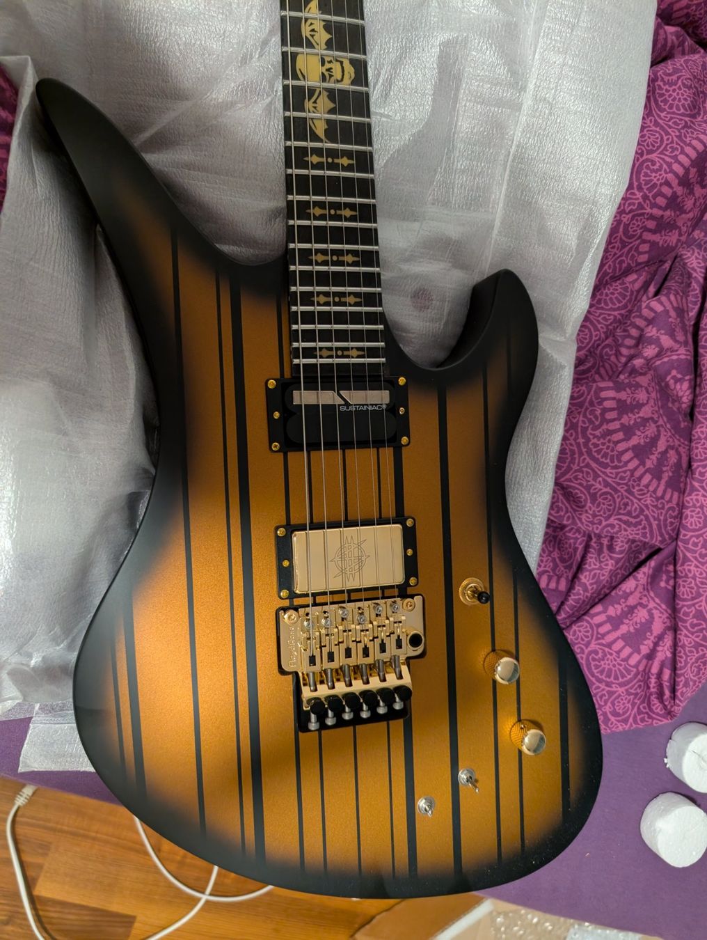 Schecter Strumenti musicali: Schecter Synyster Custom-S Satin Gold – Nuovo e nell'imballaggio originale da Winterthur venduto da ric_jp7p 2