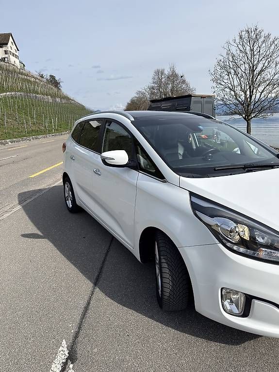 Automobili: Kia Carens Swiss Edition  – Usato da Männedorf venduto da mih_dv9h