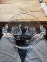 Gläserne Servierplatte mit Schwänen, 2 Stück (D)