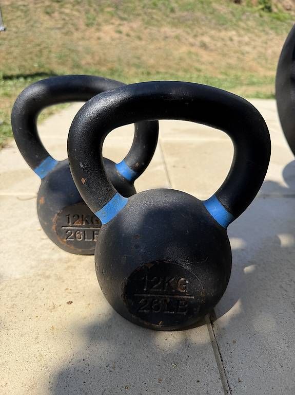 Hanteln & Gewichte: Kettlebells 12kg – Gebraucht aus Wilen b. Wil von Valerx