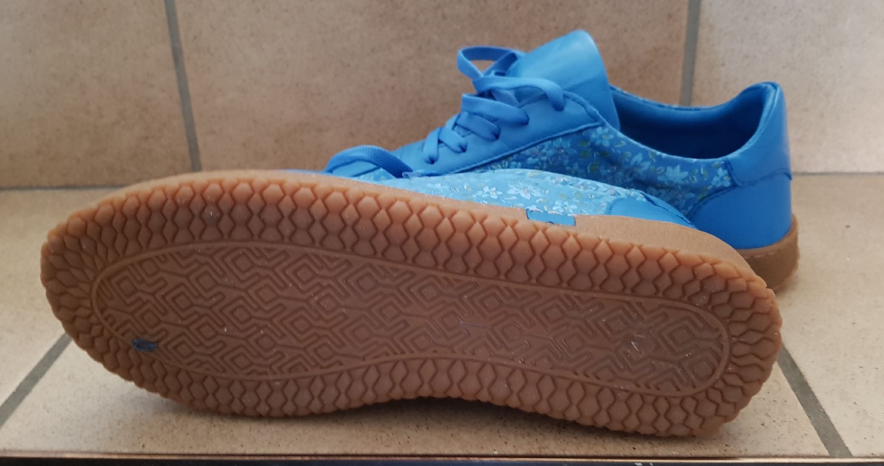 Chaussures femmes: Neue Halbschuhe Leder blau Gr. 41 – Neuf avec emballage d'origine à Olten par Yen6 1