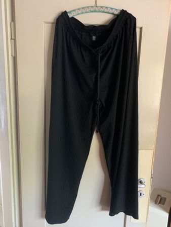 Ripp-Hose Schwarz Gr. 2 XL– Gemütlich und Stylisch 
