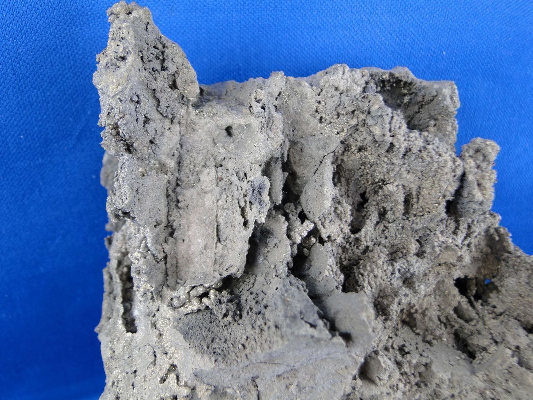 Minerali & Pietre curative: Pyrit on Sulphides – Usato da Schinznach Bad venduto da Demerald 1