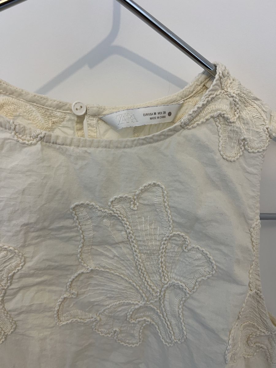 Zara Top: Haut brodé blanc cassé Zara T.38 – Usato da Montreux venduto da ZeAe 1