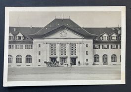 Thun. Bahnhof, Pferdekutschen, Velos/ 1924