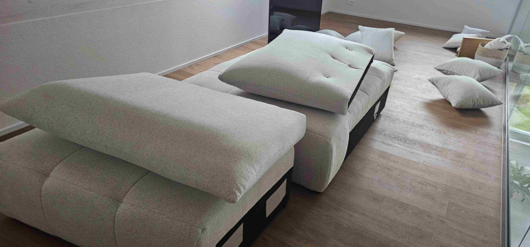 Conforama Divani: Conforama BAYO Ecksofa / Big Sofa beige mit Longchair – Usato da Egerkingen venduto da mjvnts 1
