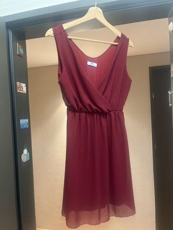 Bordeauxrotes Minikleid, Grösse M, neu!