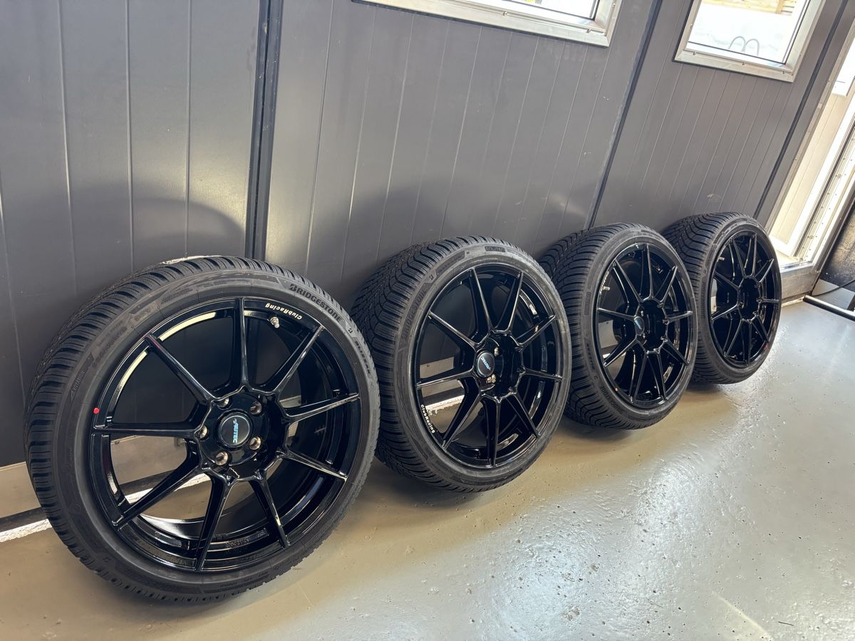Subaru Pneumatici & Ruote complete: Subaru WRX STI Winterräder Neu! – Nuovo e nell'imballaggio originale da Bretzwil venduto da Mygarage4147