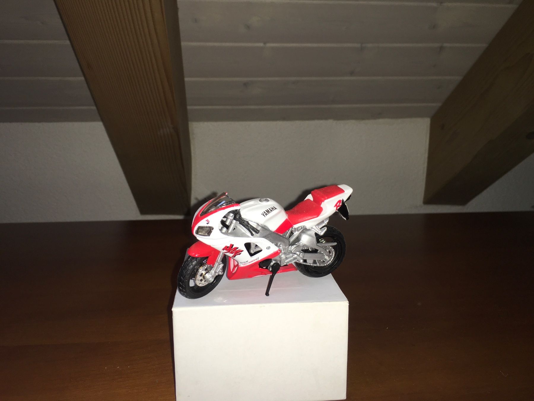Maisto Modellini d'auto: Yamaha R1 - 1/18 – Usato da Wohlen AG venduto da PrivatSammlung