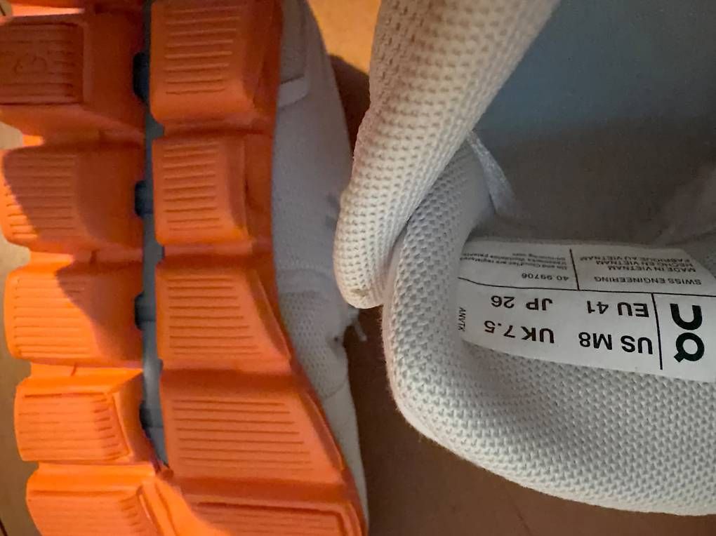 On Scarpe da uomo: Neue Turnschuhe On Cloud (41) – Nuovo (secondo la descrizione) da Bern venduto da samsam28 3