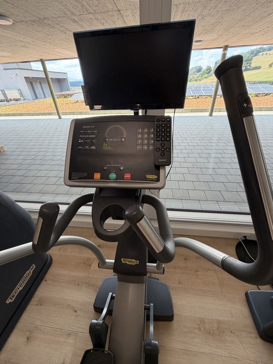 Technogym Vélos d'appartement: Technogym Crosstrainer  – D'occasion à Konolfingen par moser578 1