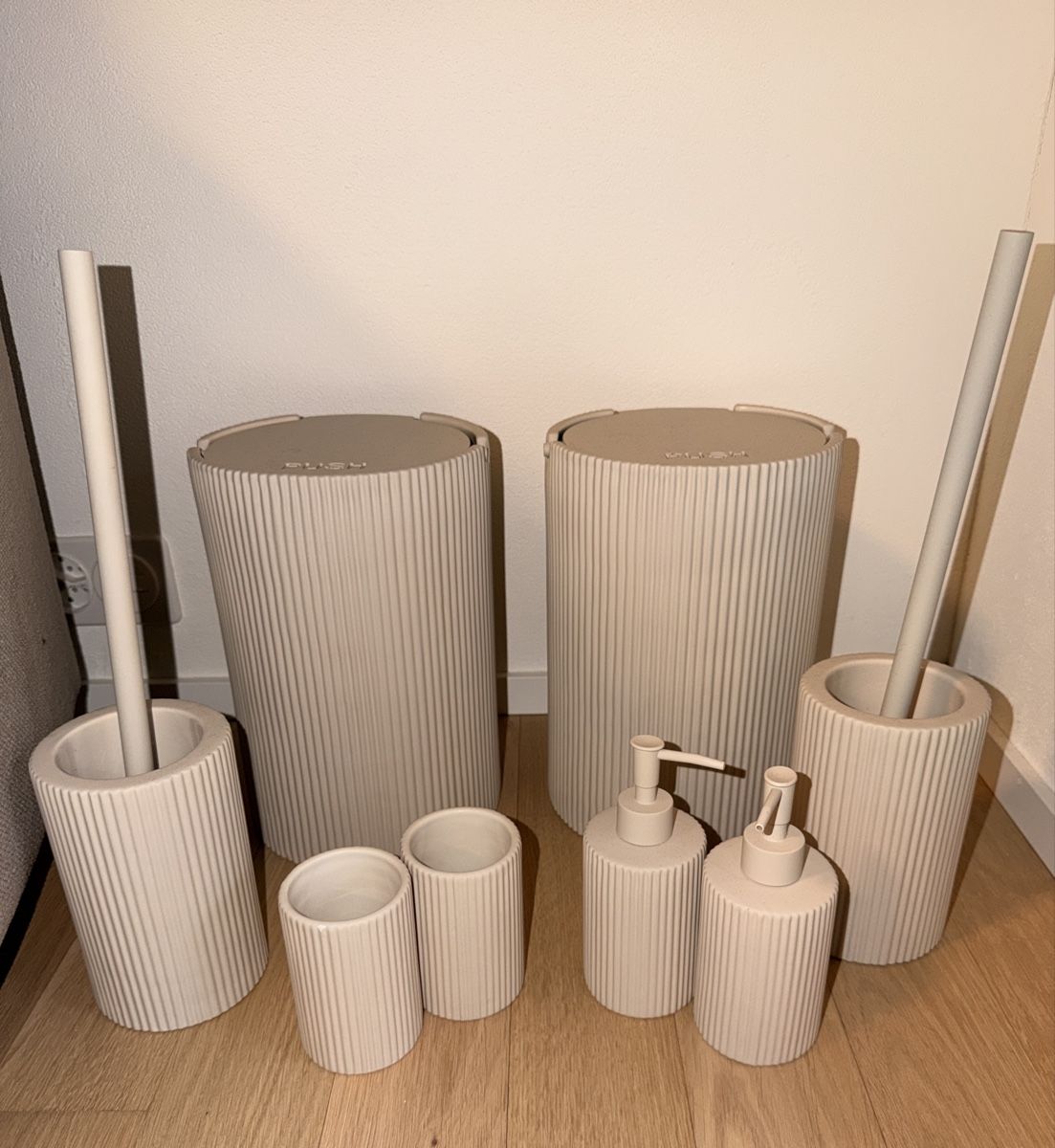 Portasapone: Badezimmer Keramik Zubehör Set – Usato da Zürich venduto da Watches-Co.