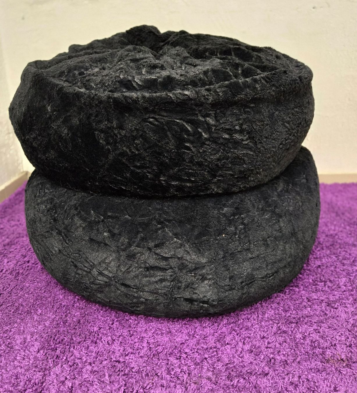 Poltrone: 2er Set Poufs/Sitzwürfel schwarz, Samt – Usato da Rheinsulz venduto da Dred 2