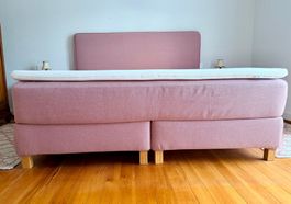 Boxspringbett in Altrosa/Rosa mit gepolstertem Kopfteil