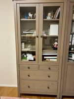 IKEA Hemnes Vitrinen-Schrank mit Schubladen Holz braun