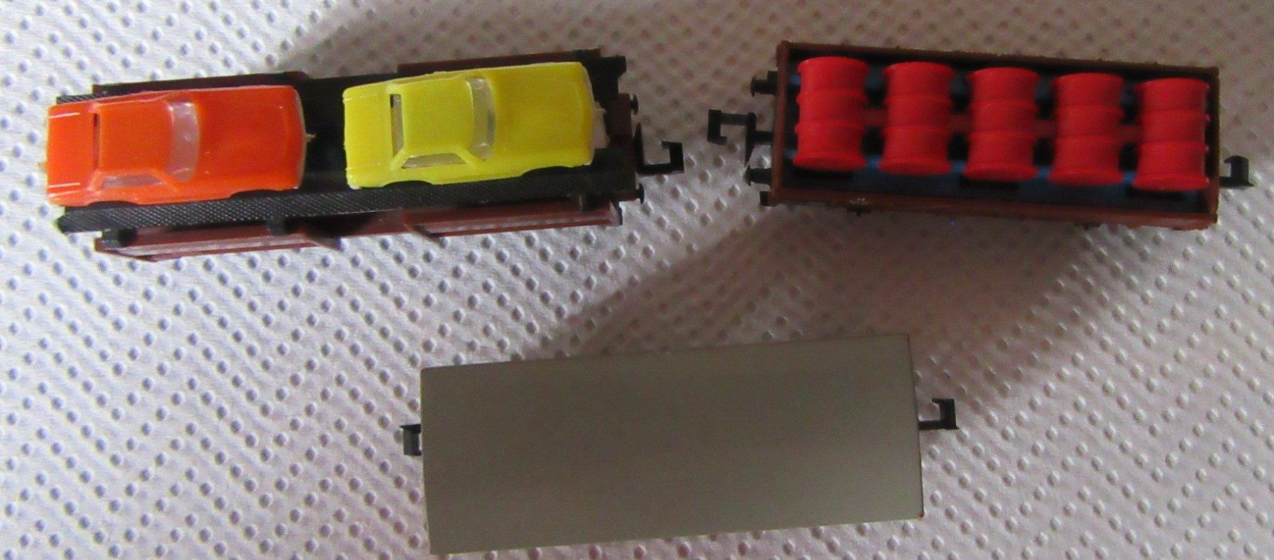 Trix Modelleisenbahnen: Minitrix Spur N Güterwagen 3 stk. – Gebraucht aus Rüdtligen von Carfield04 1