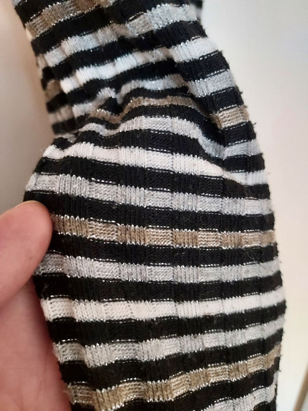 Stradivarius Vestiti: Robe Stradivarius rayée, taille M - Chic et confortable! – Usato da Lausanne venduto da Kitty_Friperie 2