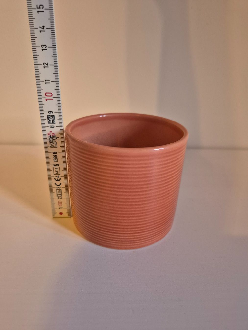 Blumentöpfe: Blumentopf violett & orange – Gebraucht aus Sarnen von Abs_2025 2