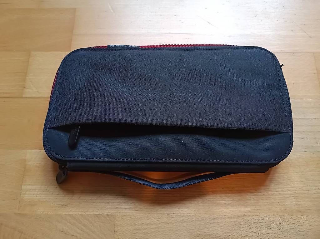 Victorinox Borse: Victorinox Travel Essentials Reisemappe – Nuovo (secondo la descrizione) da St.Gallen venduto da becks0815 2