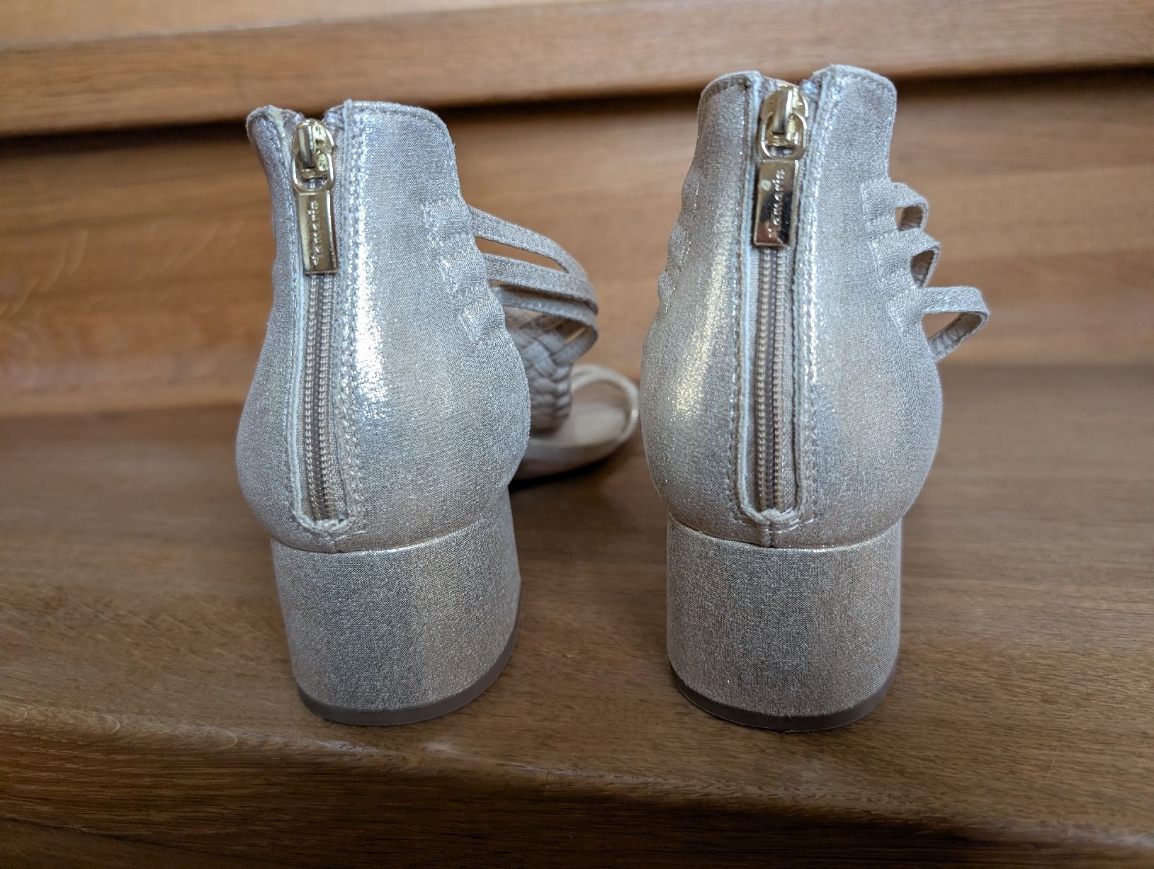 Zalando Scarpe da donna: Sandalen gold, Gr. 41 – Nuovo (secondo la descrizione) da Winterthur venduto da voan 3