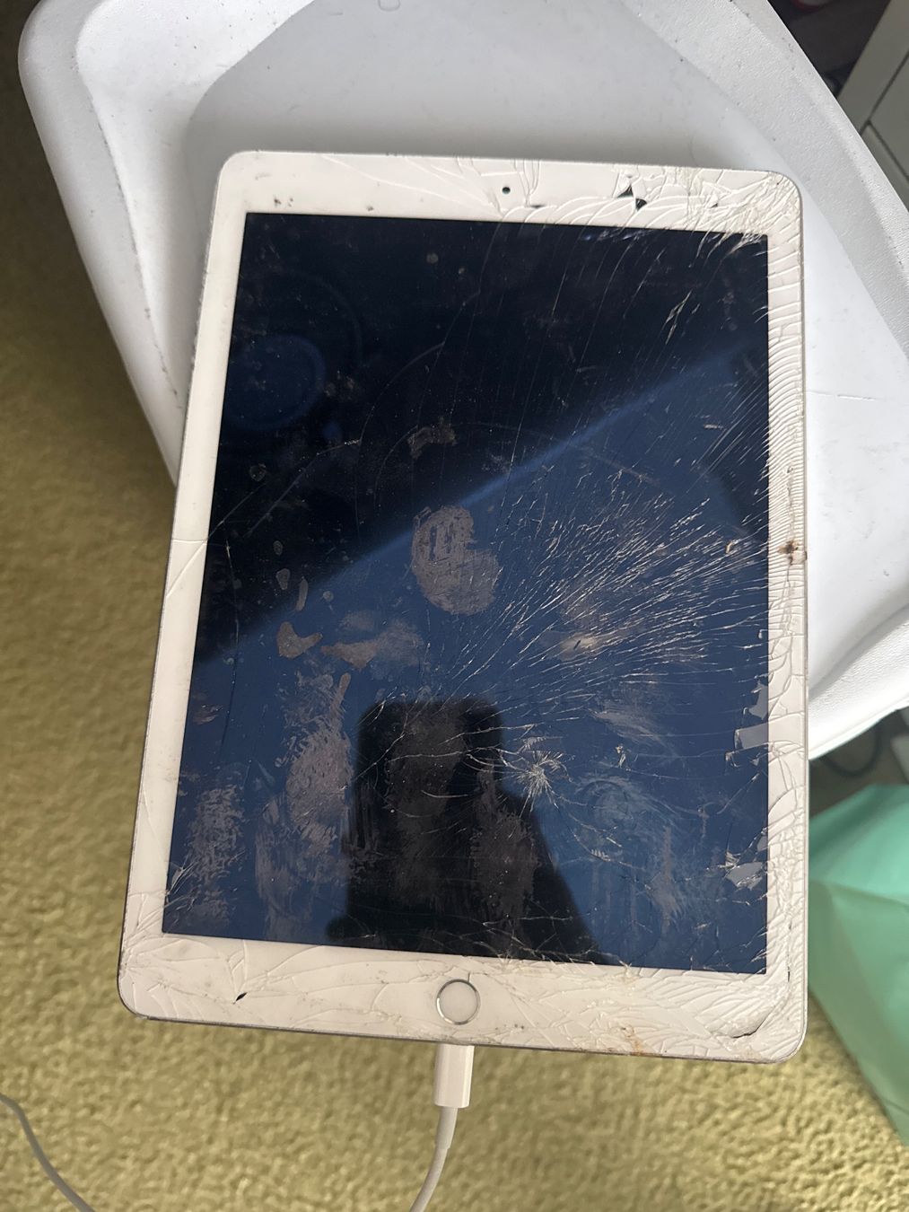 Apple Tablet PC: Ipad Air 2 - A1566 - icloude – Difettoso da Olten venduto da HoYa01 1