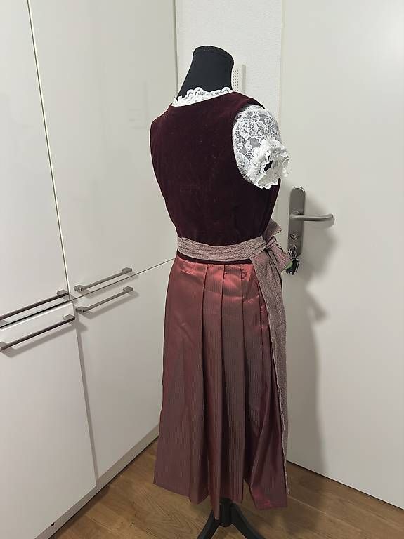 Robes: Dirndl Rot Samt Edelnice 36 – D'occasion à Zürich par zueri_c 2