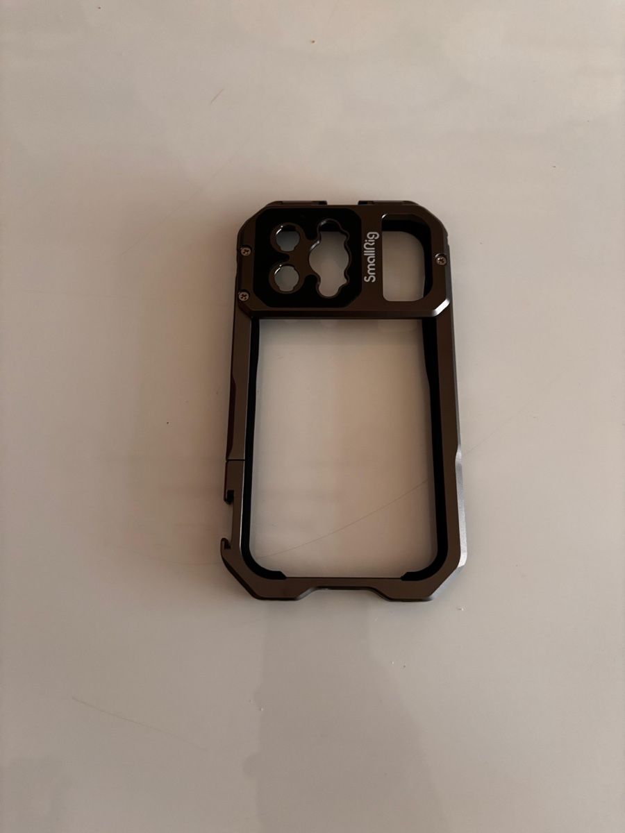 Apple Cover & Protezioni schermo: SmallRig Video Cage für iPhone 13 Pro – Nuovo (secondo la descrizione) da basel venduto da misel76kjs...