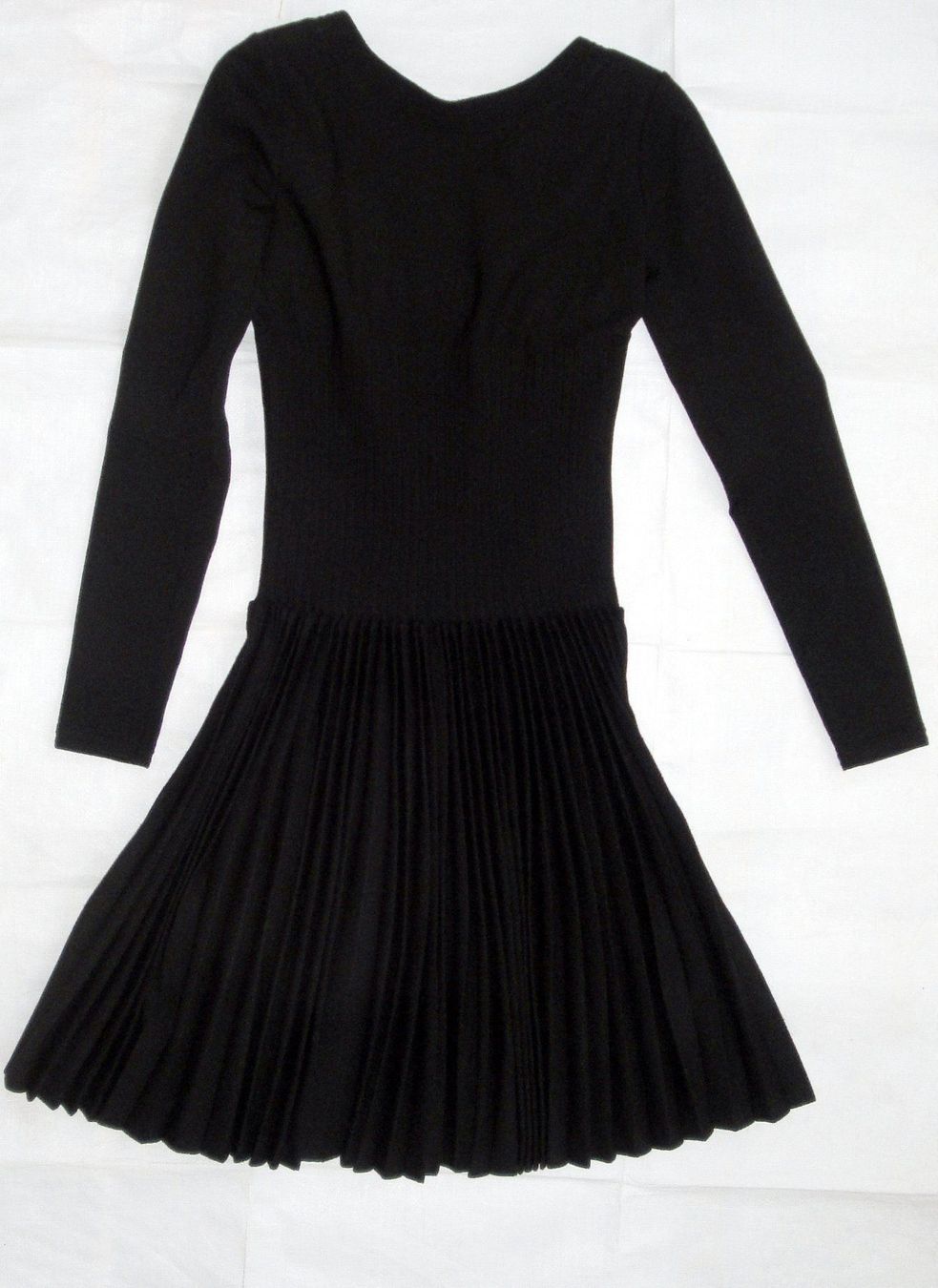 Alaia Vestiti: NEU original Alaia Kleid Wolle – Nuovo (secondo la descrizione) da Zurich venduto da ogidko
