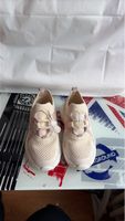 Chaussures de sport beige pour enfant comme neuves