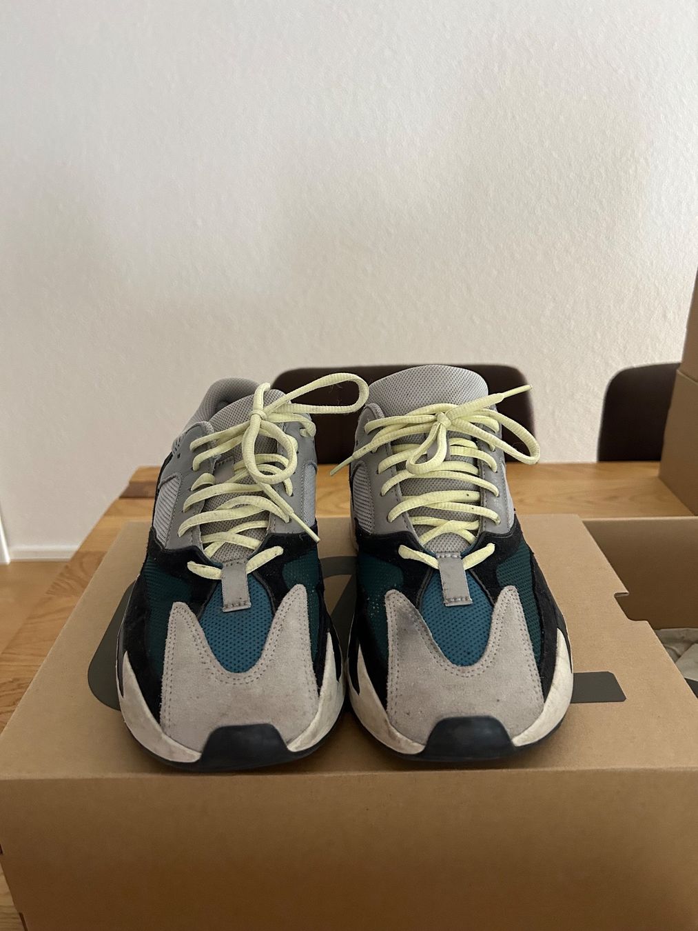 Adidas Herrenschuhe: adidas Yeezy Boost 700 Wave Runner – Gebraucht aus Neftenbach von Vespa796 3