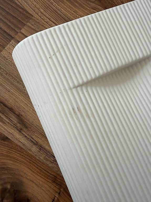 Muuto Vasi & Recipienti: Muuto Ridge Vase  mit Gebrauchsspuren – Usato da Zürich venduto da My_little_boutique 2
