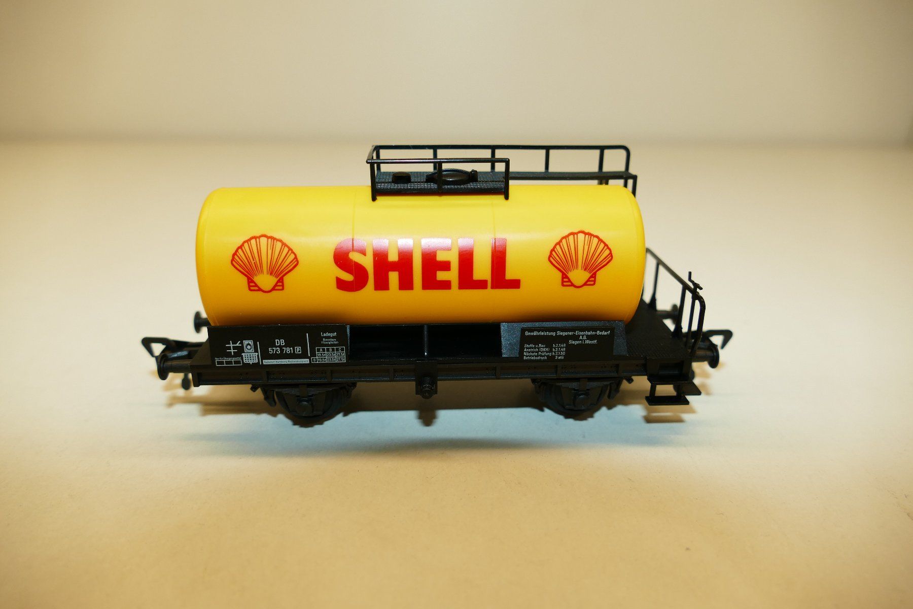 Fleischmann Modellini di ferrovie: Fleischmann H0: DB Kesselwagen Shell – Nuovo (secondo la descrizione) da Niederhasli venduto da rail-duerst 2