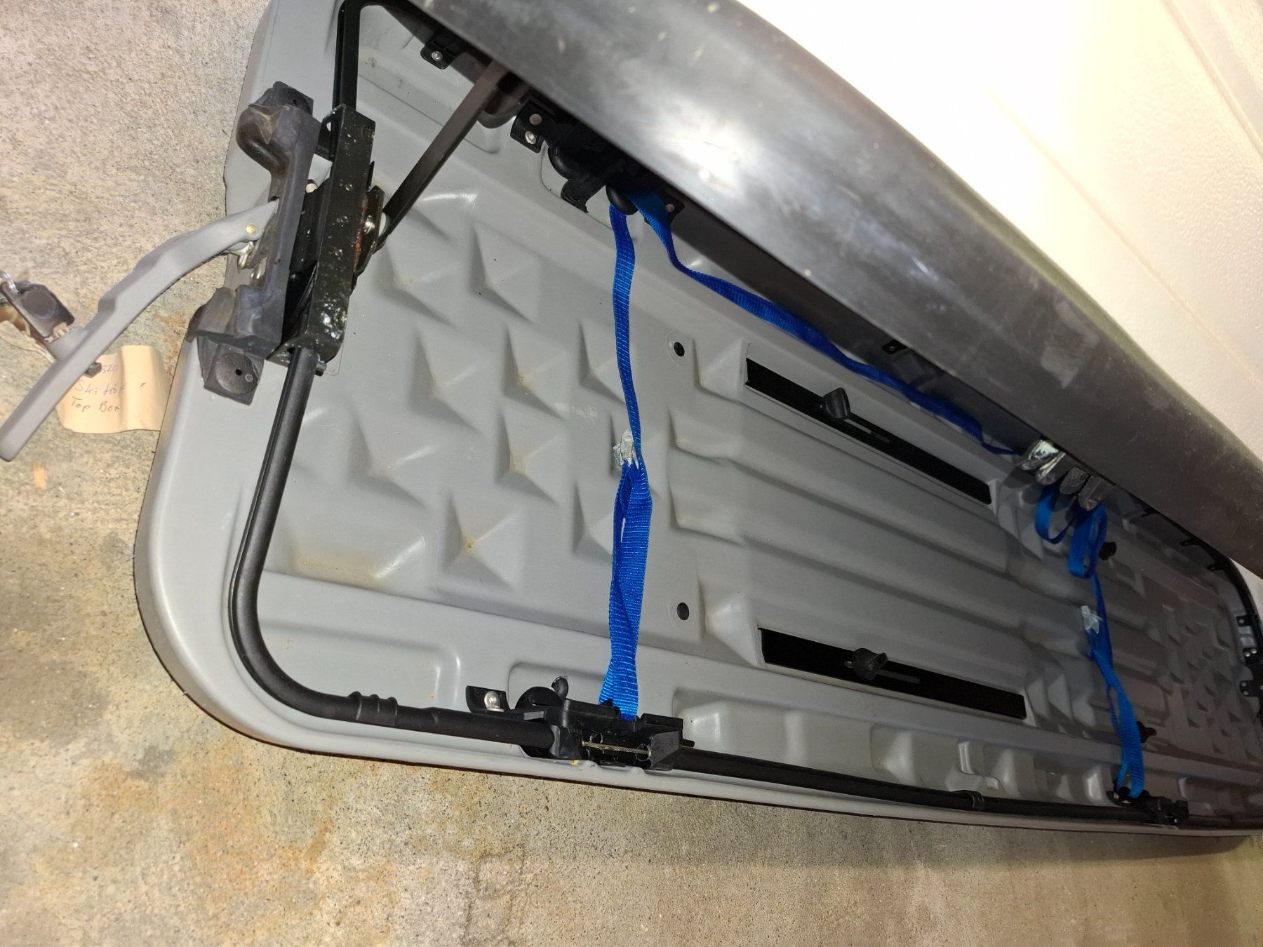 Box da tetto: Dachbox Original Mercedes     Länge 2,20 m – Usato da Grosswangen venduto da millstone 3