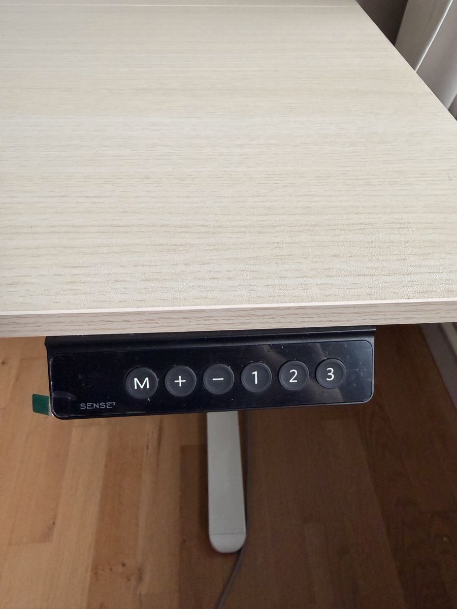 Bureaux: Standing Desk with Control Panel – D'occasion à Zürich par mar_h7x7 3
