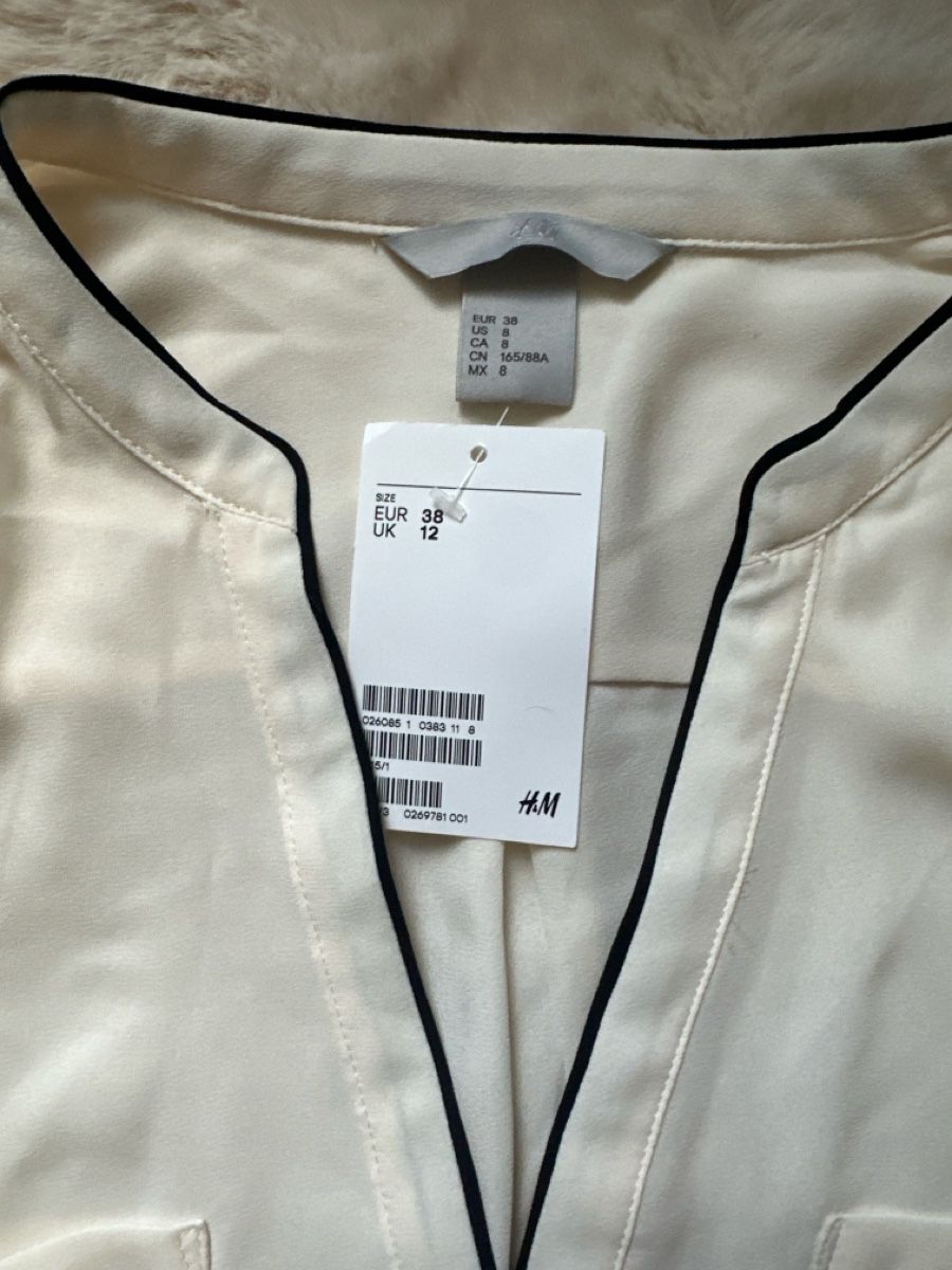 H&M Camicette: H&M Bluse Crème mit Etikett, Grösse 38 – Nuovo e nell'imballaggio originale da Freienbach venduto da SandraN. 1