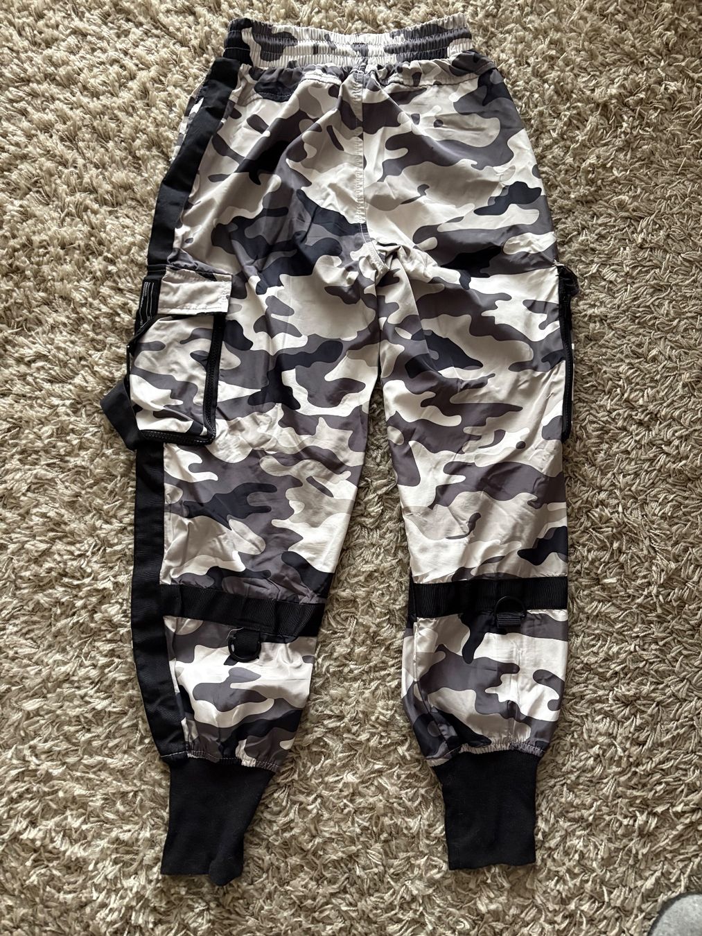 Pantaloni: Schöne sportliche Hose – Usato da Neukirch Egnach venduto da Bruno-Privatverkauf