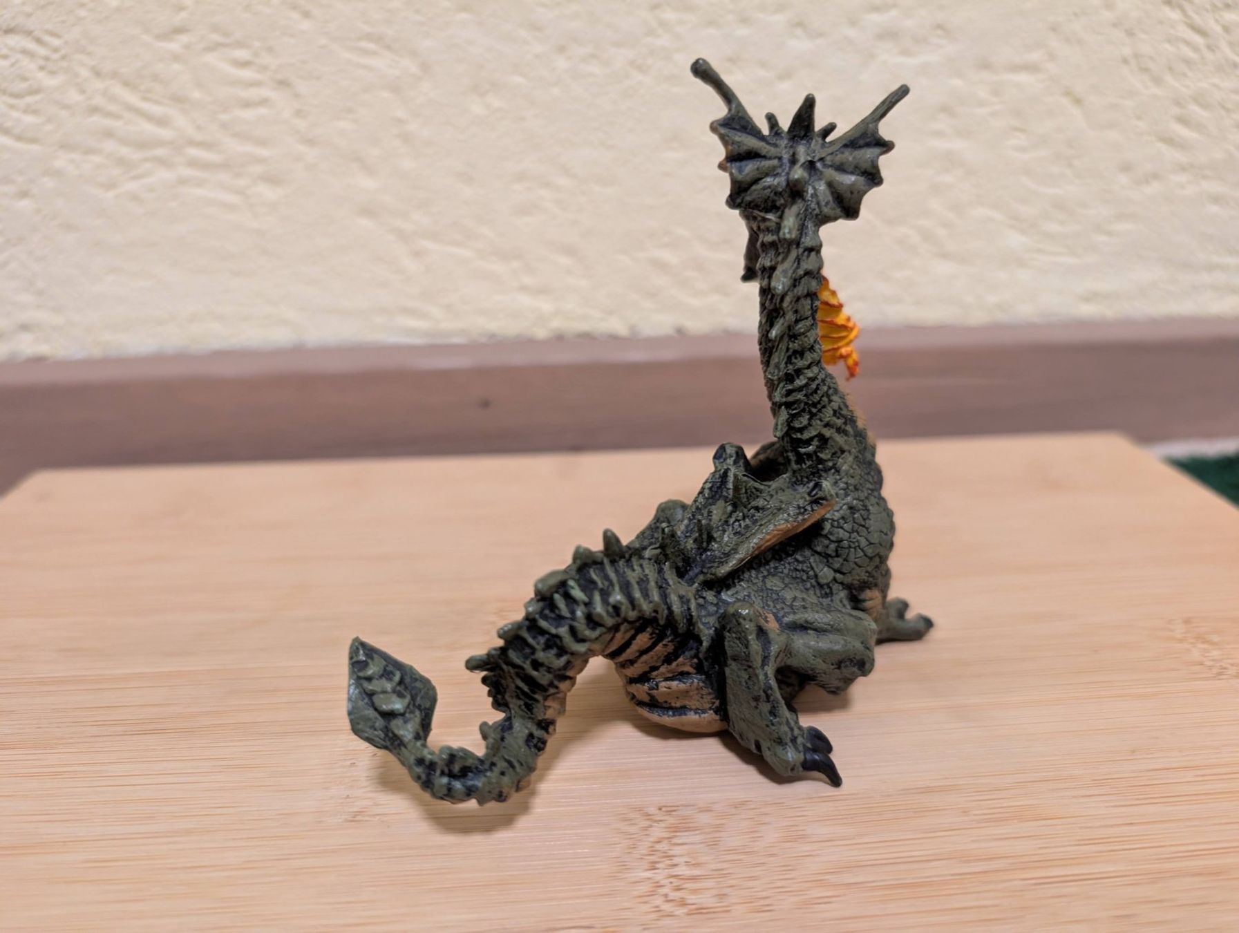 Statuette: PAPO Feuerspeiende grüne Drachenfigur, 1999 – Usato da Herrliberg venduto da aandrey 2