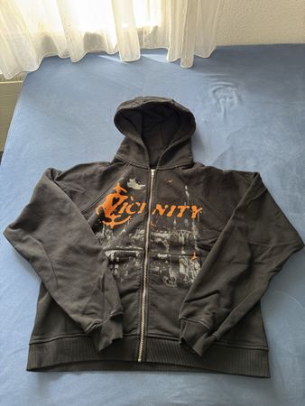 Vicinity Zipper