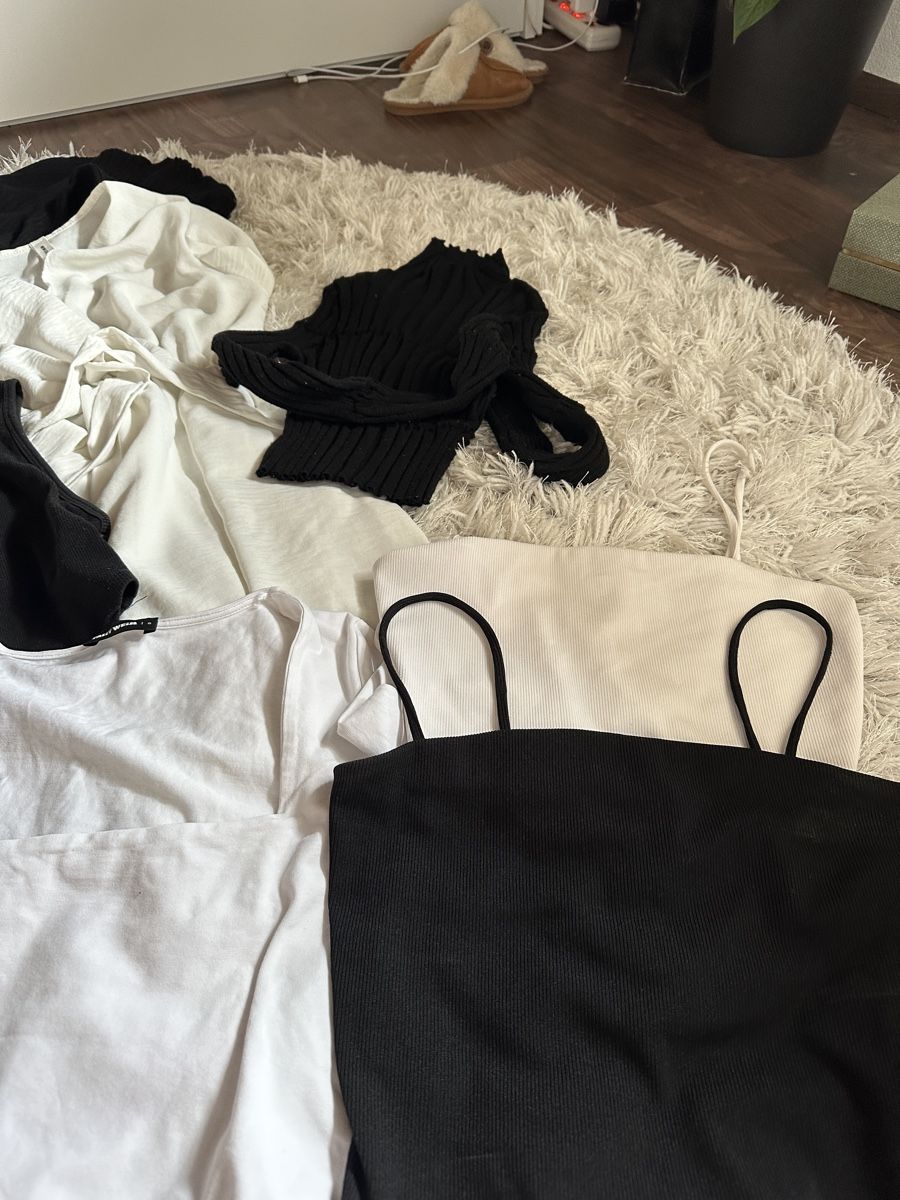 Lots de vêtements: Kleiderpaket Gr.S – D'occasion à Müstair par V.Sara 2