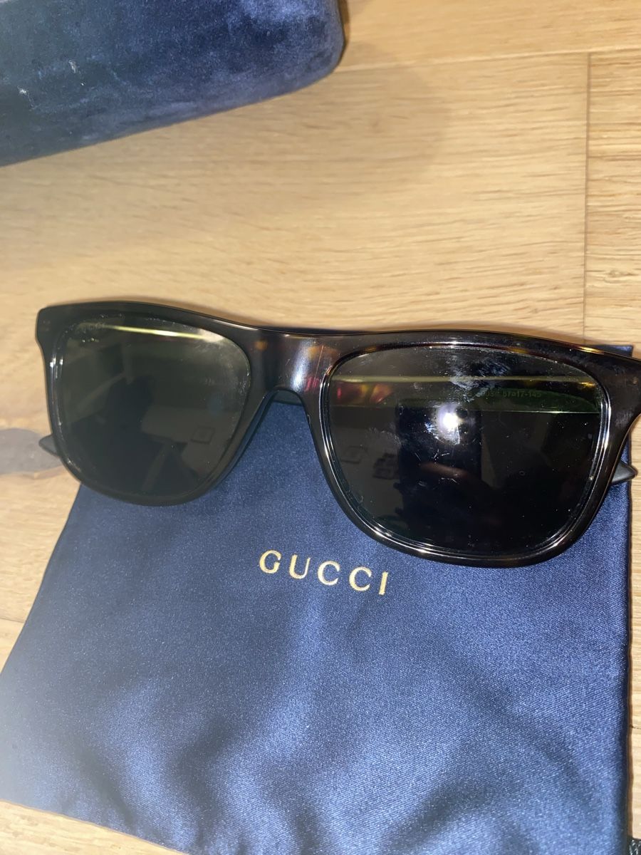 Gucci Occhiali & Lenti: Gucci Sonnenbrille – schwarz – Nuovo (secondo la descrizione) da Pfäffikon ZH venduto da Sere97