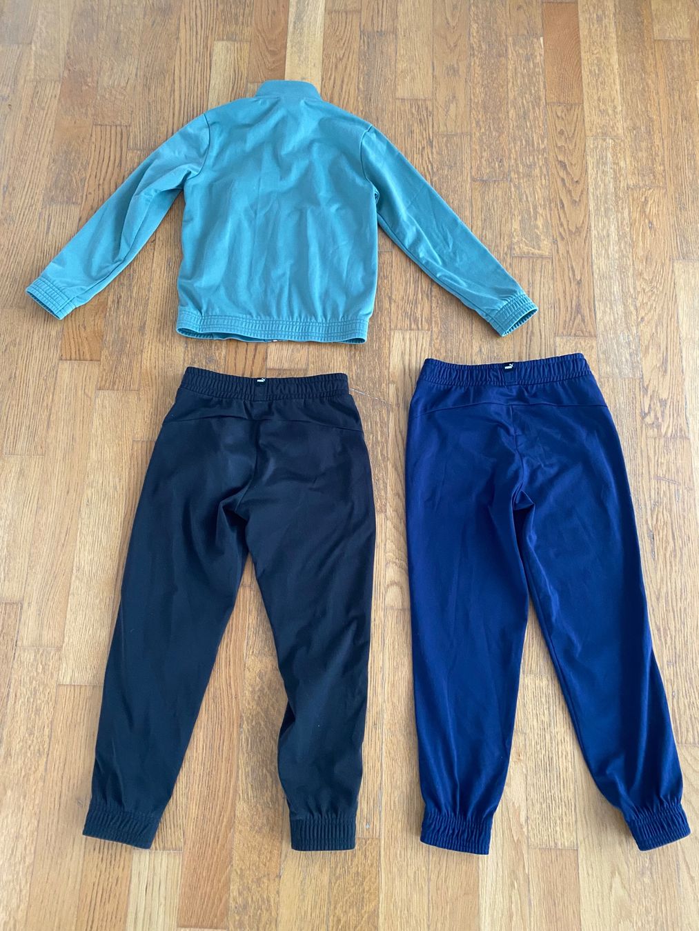 Puma Completi: Kinder Puma Set + extra Hose, Gr. 128, Trainingsanzug – Usato da Wädenswil venduto da PeterWaedi 1