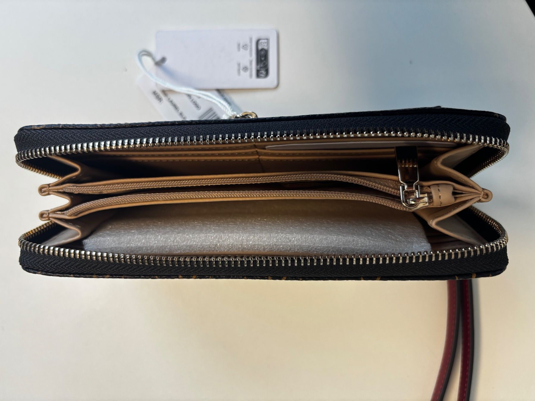 Guess Portamonete: Guess Portemonnaie  neu – Nuovo e nell'imballaggio originale da Frauenfeld venduto da Staatsanwaltschaft 3