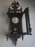 Antike Wanduhr mit Adler – Pendeluhr aus Holz – ca. 1900