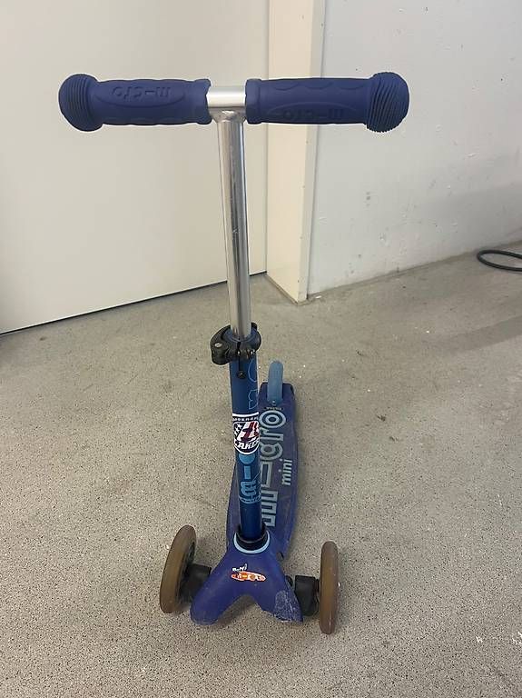 Kickboard: Mini Micro Scooter  Blau – Gebraucht aus Rapperswil von Veralinia