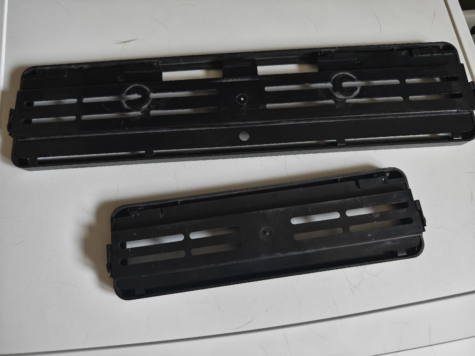 Tutti pezzi di ricambio auto: Swiss klick Nummernschildhalter Carbon Optik  – Usato da Attiswil venduto da JP1291 1