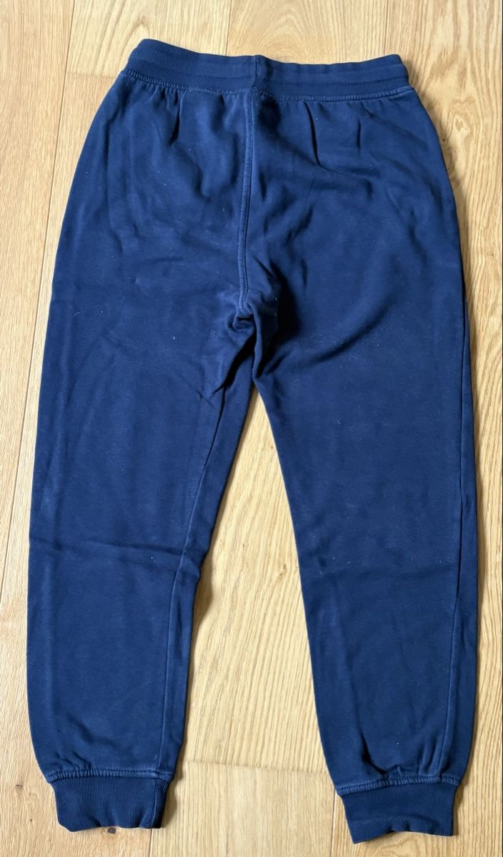 H&M Pantalons: H&M Jogginghose Grösse 152 – D'occasion à Eglisau par SN_BEX 1