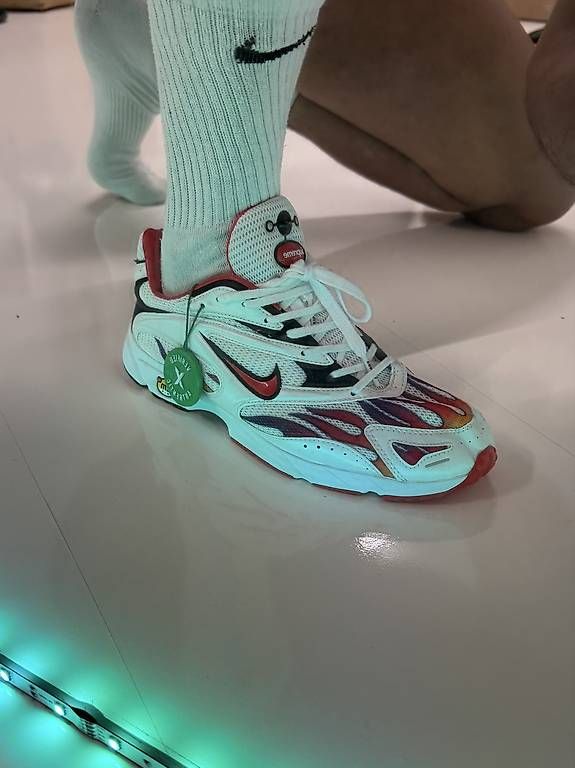 Nike Scarpe da uomo: Nike x Surpreme Grösse 42.5 – Usato da Zürich venduto da reg91 2