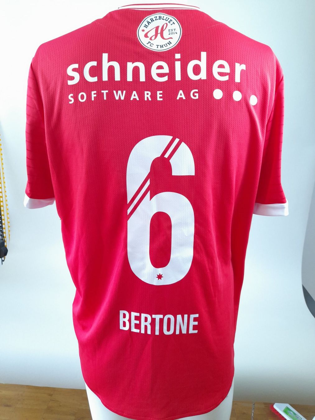 Leibchen & Hosen: FC THUN Bertone Fussballtrikot – Neu (gemäss Beschreibung) aus Liebefeld von Restwert_Liebefeld 1